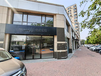 机场虹港路近地铁口大门头公建出租