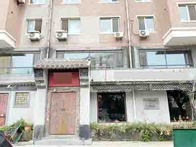 西安路长城饭店旁590平空铺出租