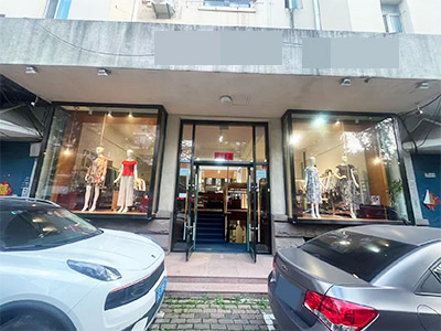 南山路主道290平上下两层公建出租带后院