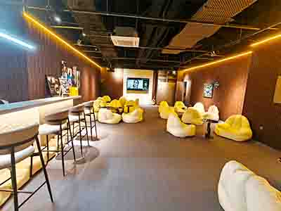 黑石礁地铁口旁117平精装修酒吧转让