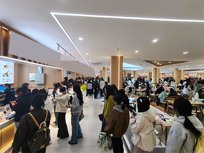 1.5万转!大黑石枫叶封闭学校美食城档口
