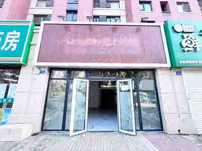 内部带装修商业街空铺出租门前公园广场