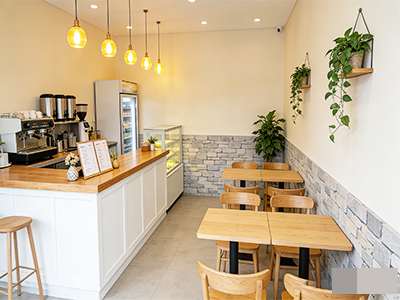 西岗奥林匹克大型商场内饮品店出兑(月租3000)