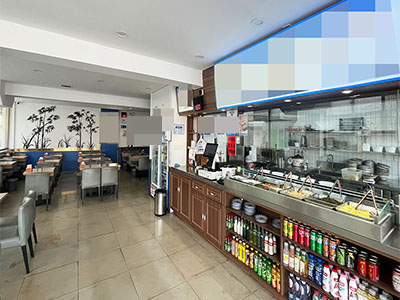 机场前虹港路临街大门头餐饮店