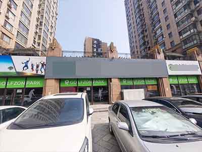 仲夏路主道空铺出租(1000平大平层)