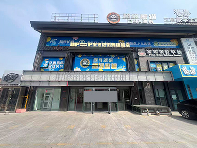 万达门口20米门头带停车场空铺出租