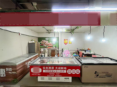 华东路棒棰岛市场门口鸡货拌菜摊位